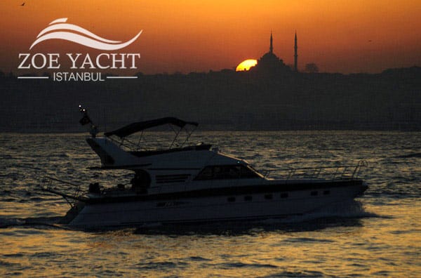 photo of istanbul turkey boat tour by night after sunset